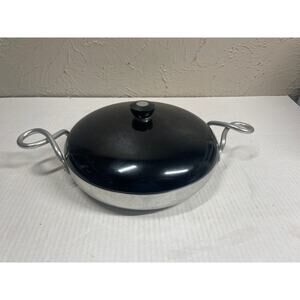 Wear-Ever No. B-901 vintage fry pan 9” with lid
